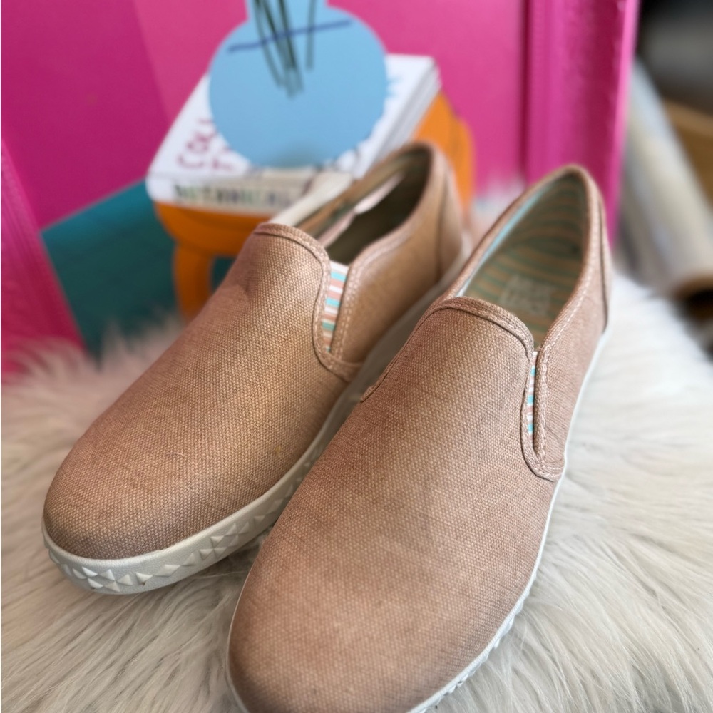 Tan Flats with Elastic Panels and Rubber Sole